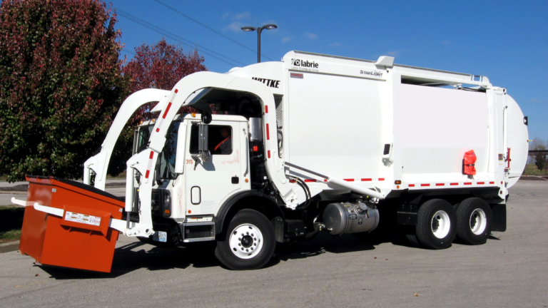 What Are the Benefits of a Rent-to-Purchase Garbage Truck Plan?