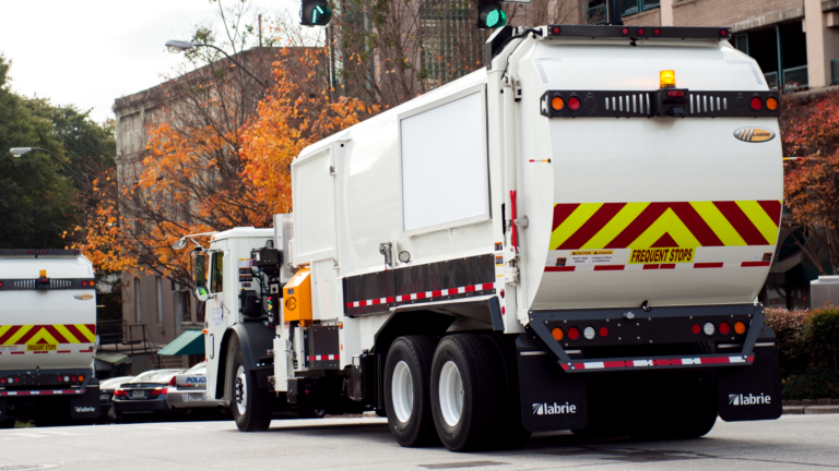 What Type of Garbage Truck Is Recommended for a Rent-to-Purchase Plan?