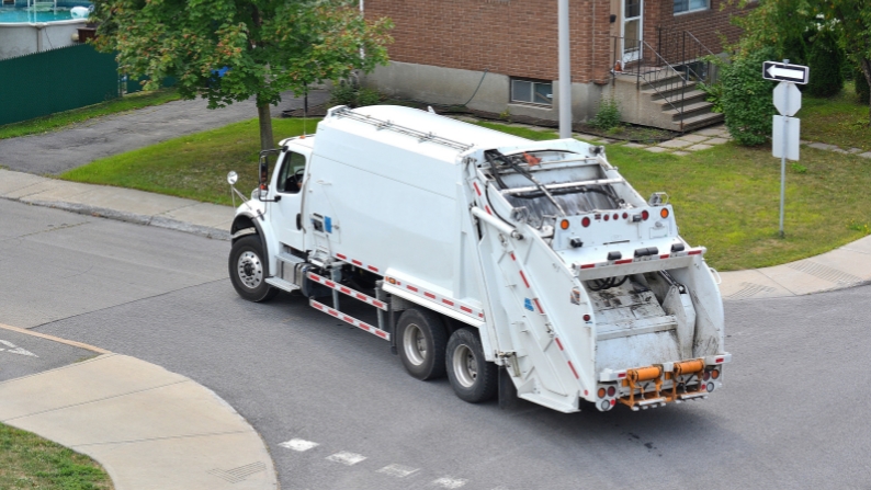 Benefits of Choosing to Rent a Garbage Truck for Your Environmental Fleet