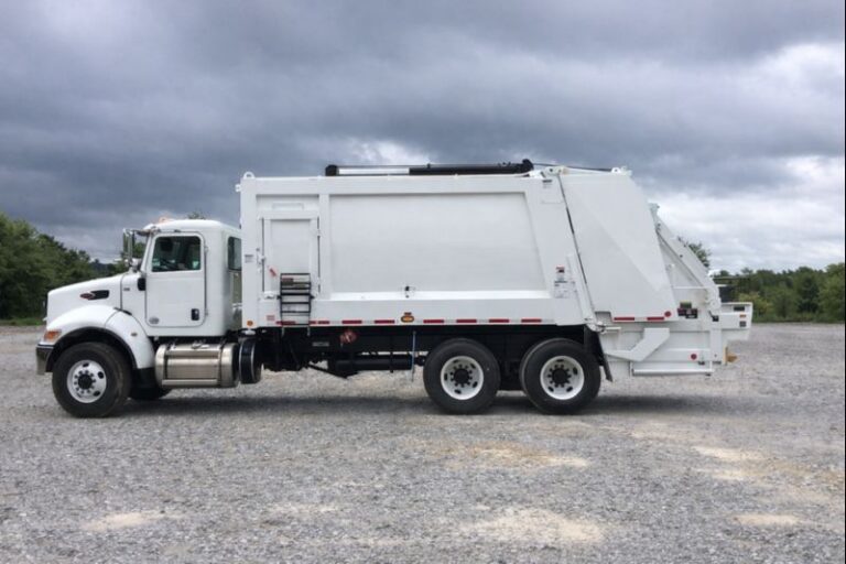 2022 Peterbilt 348 Heil DuraPack 5000 25 Yd Paccar PX-9 Rear Loader