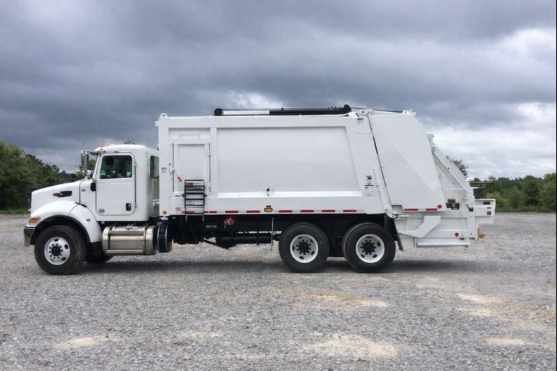 2022 Peterbilt 348 Heil DuraPack 5000 25 Yd Paccar PX-9 Rear Loader