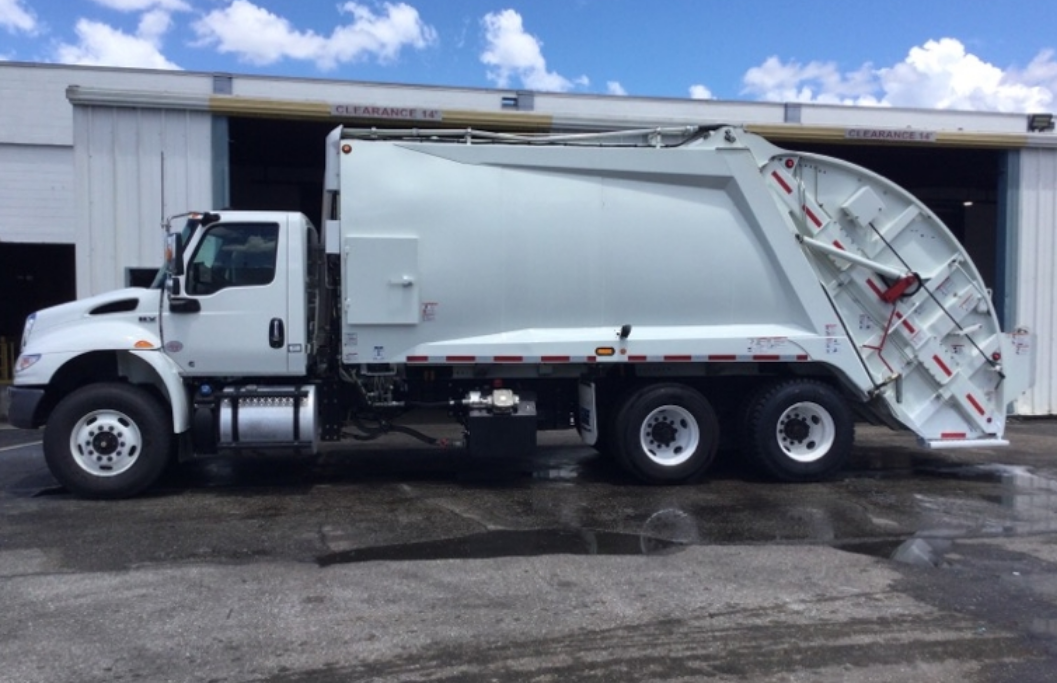 2023 International HV607 McNeilus 2511: HD 25yd Rear Loader 25 Yd Cummins L9 Rear Loader