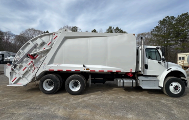 2024 Freightliner M2 106 McNeilus 2511: HD 25yd Rear Loader 25 Yd Cummins L9 Rear Loader