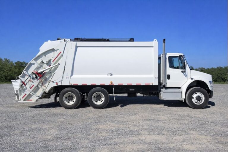 2024 International HV607 McNeilus 2511: HD 25yd Rear Loader 25 Yd Cummins L9 Rear Loader