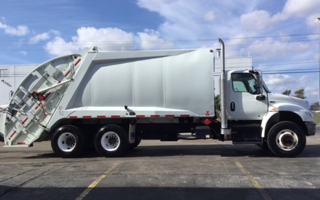 2024 International HV607 McNeilus 2511: HD 25yd Rear Loader 25 Yd Cummins L9 Rear Loader