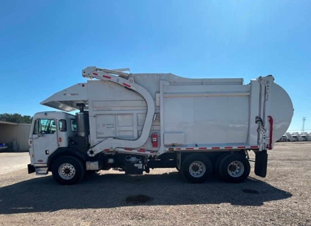 2025 Peterbilt 520 McNeilus 4029: Atlantic Front Loader 40 Yd Paccar MX-11 Front Loader