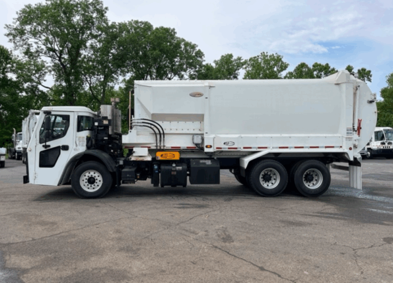 2023 Mack LR 64R Labrie Automizer 31 Yd Mack MP7 Side Loader