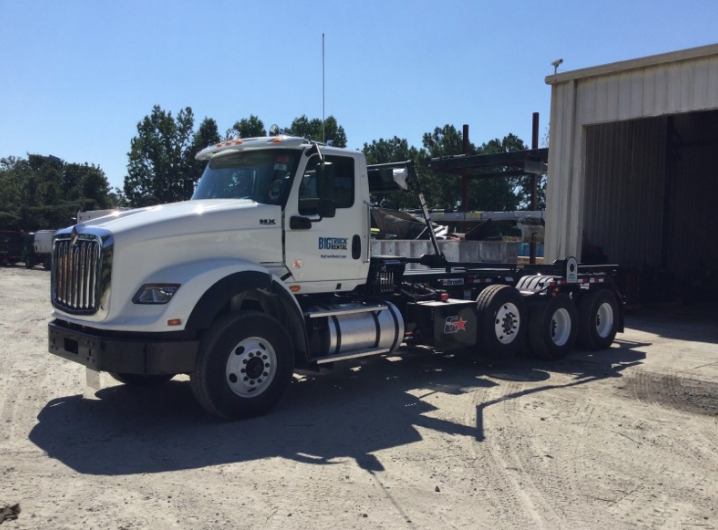 2024 International HX620 Galbreath U5-OR-174 60k lb 35.5"" Rails Cummins X15 Roll Off