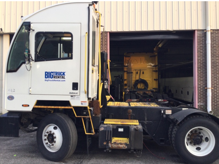 2022 Autocar ACTT42 Autocar ACTT42 N/A Cummins B6.7 Terminal Tractor