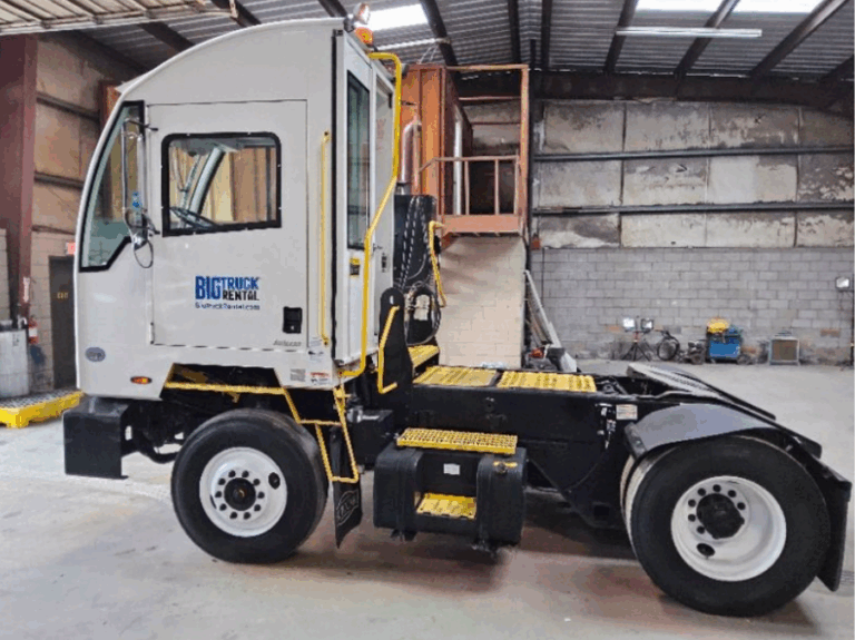 2022 Autocar ACTT42 Autocar ACTT42 N/A Cummins B6.7 Terminal Tractor