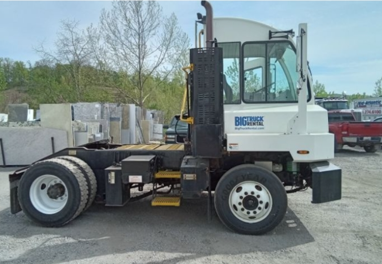2022 Autocar ACTT42 Autocar ACTT42 N/A Cummins B6.7 Terminal Tractor