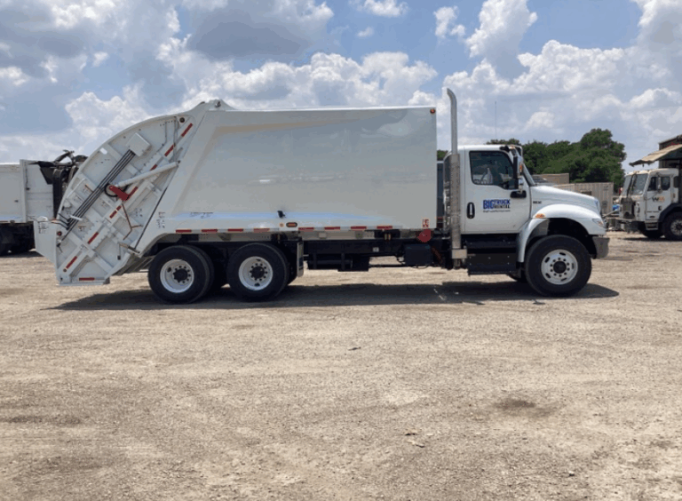 2024 International HV607 McNeilus 2511: HD 25yd Rear Loader 25 Yd Cummins L9 Rear Loader