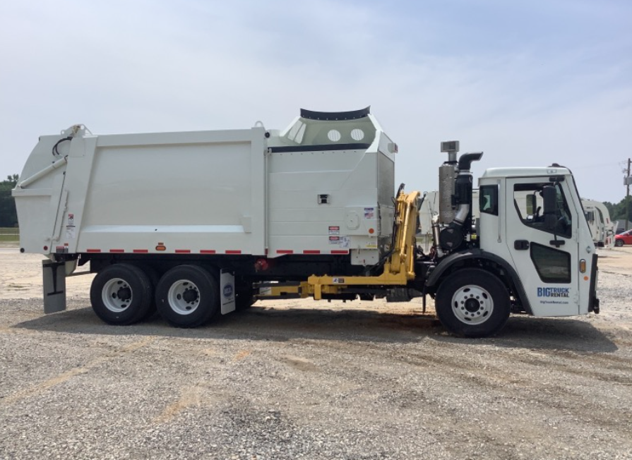 2024 Mack LR 64R Heil DuraPack Python 28 Yd Mack MP7 Side Loader