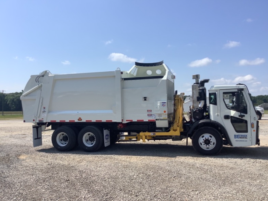 2024 Mack LR 64R Heil DuraPack Python 28 Yd Mack MP7 Side Loader