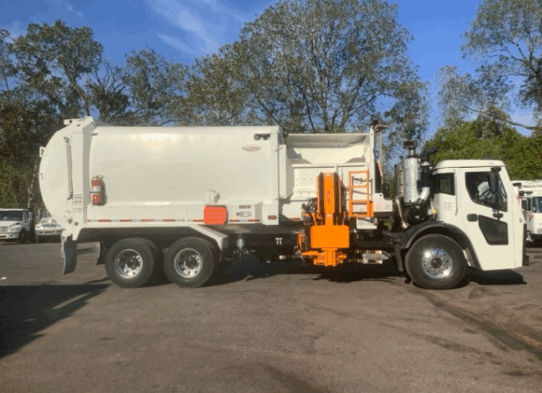 2023 Mack LR 64R Labrie Automizer 31 Yd Mack MP7 Side Loader