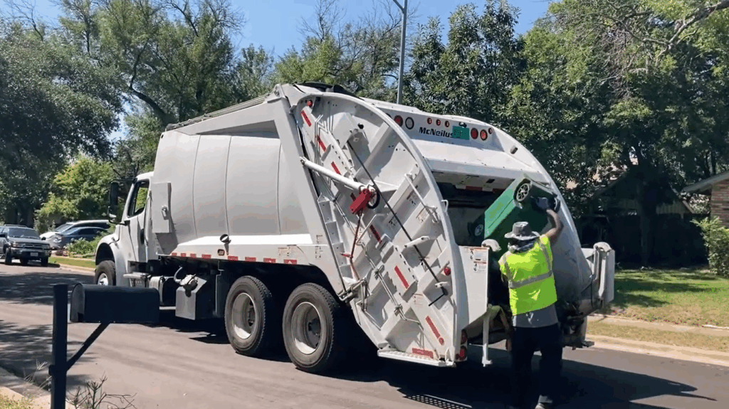 Why Automated Side Loaders Are Safer Than Traditional Rear Loaders