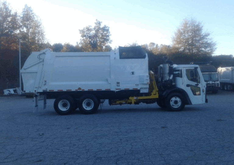 2024 Mack LR 64R Heil DuraPack Python 28 Yd Mack MP7 Side Loader