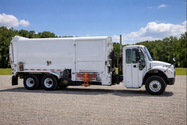 2022 Freightliner M2 106 Labrie Expert - Split Body 29 Yd Cummins L9 Side Loader
