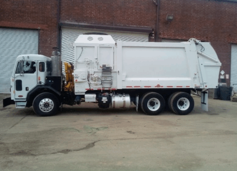 2023 Peterbilt 520 Heil DuraPack Python 28 Yd Paccar MX-11 Side Loader