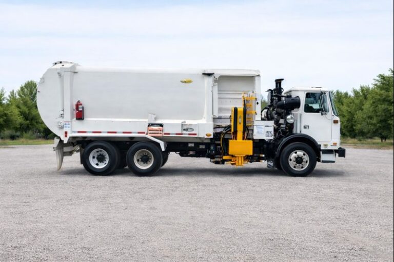 2023 Autocar ACX64 Labrie Automizer 31 Yd Cummins X12 Side Loader