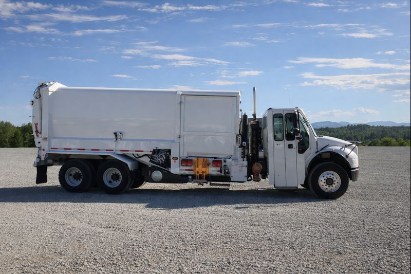 2022 Freightliner M2 106 Labrie Expert - Split Body 29 Yd Cummins L9 Side Loader