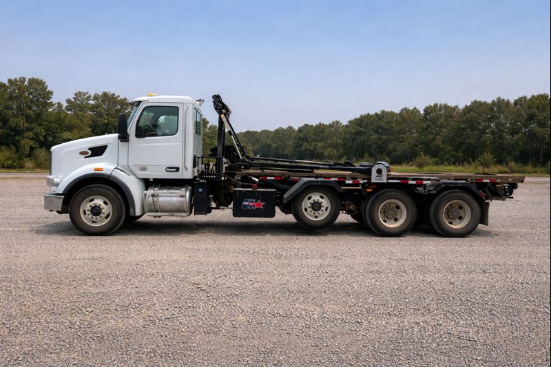 2023 Peterbilt 567 Galbreath U5-OR-174 60k lb 35.5" Rails Paccar MX-13 Roll Off