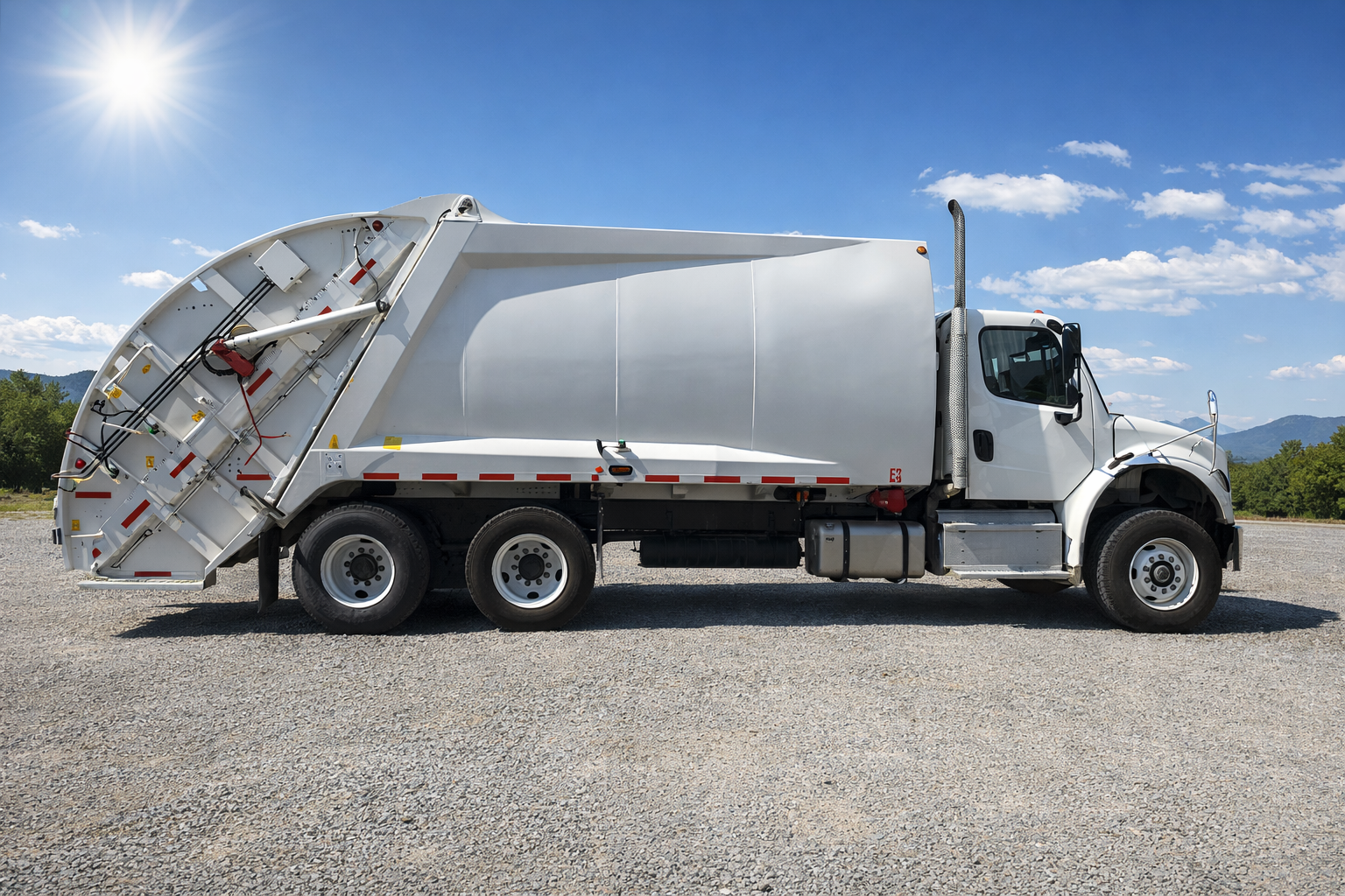 2023 Freightliner M2 106 McNeilus 2516: 3.5HD 25yd Rear Loader 25 Yd Cummins L9 Rear Loader