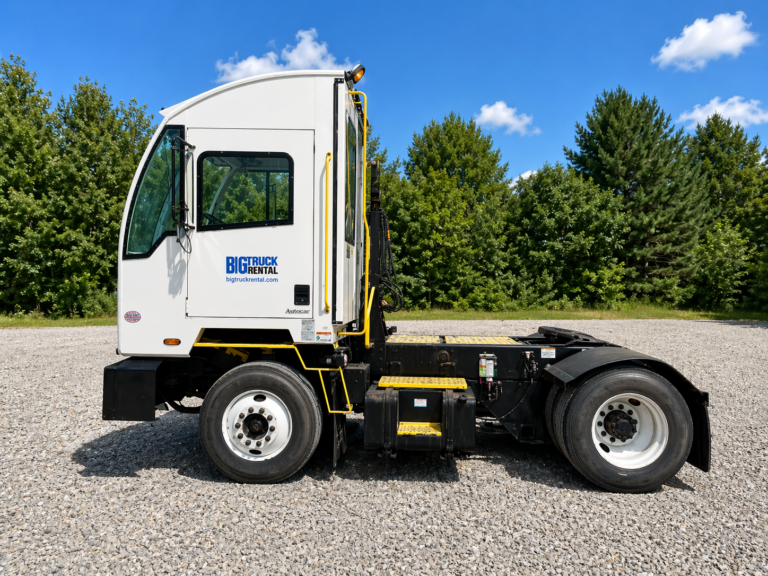 2022 Autocar ACTT42 Autocar ACTT42 N/A Cummins B6.7 Terminal Tractor