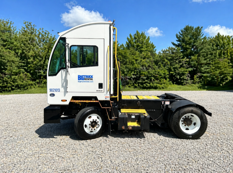 2022 Autocar ACTT42 Autocar ACTT42 N/A Cummins B6.7 Terminal Tractor