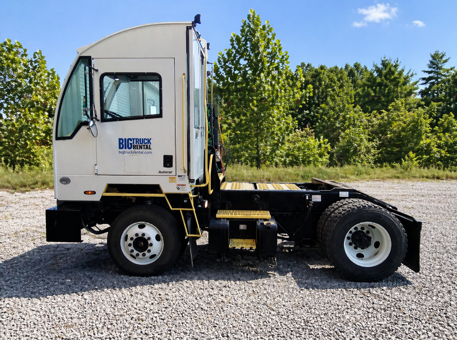 2022 Autocar ACTT42 Autocar ACTT42 N/A Cummins B6.7 Terminal Tractor