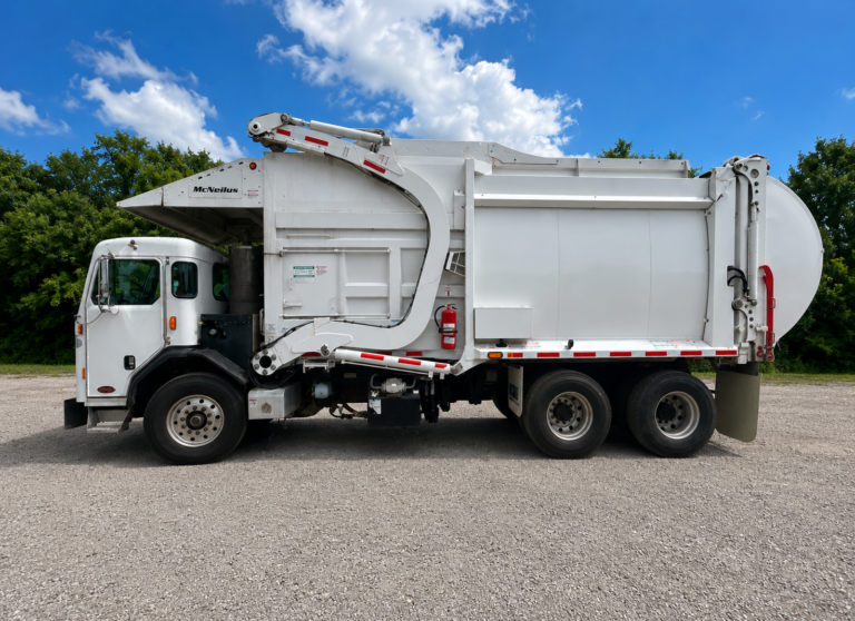 2025 Peterbilt 520 McNeilus 4029: Atlantic Front Loader 40 Yd Paccar MX-11 Front Loader