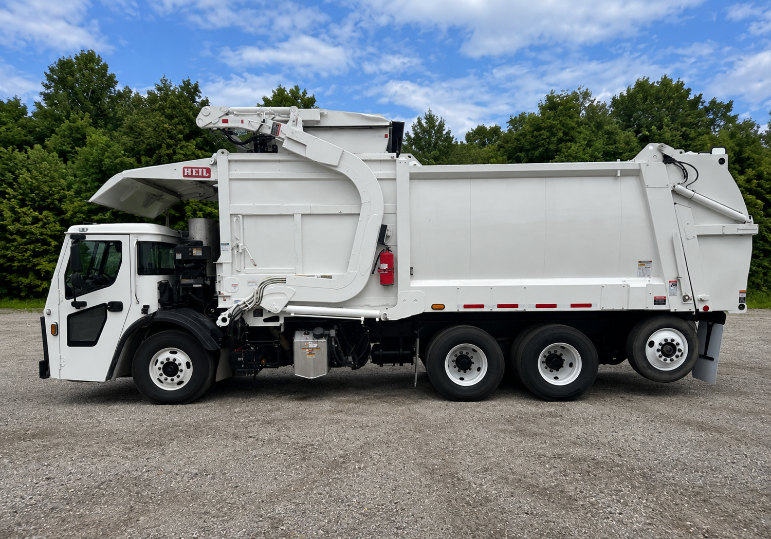 2024 Mack LR 64R Heil Half/Pack Low Rider - Residential 40 Yd Mack MP7 Automated Front Loader