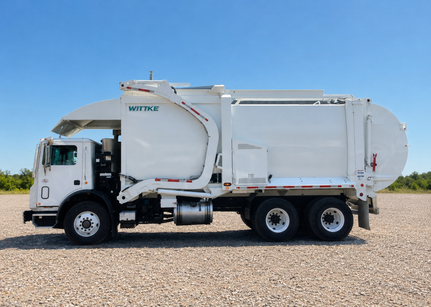 2025 Mack Terrapro 64R Labrie Starlight 40 Yd Mack MP7 Front Loader